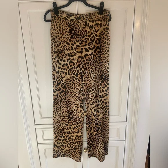 Nili Logan silk leapord set. Very chic. Excellent condition. Not worn. - Picture 6 of 11